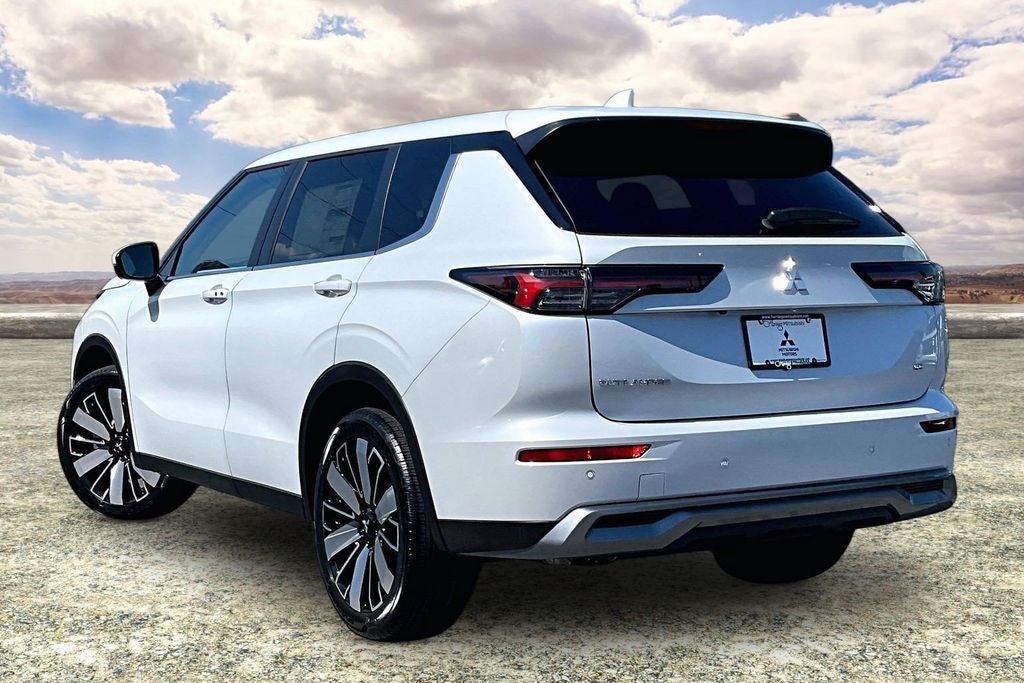 2026 Mitsubishi Outlander SE