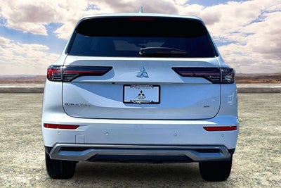 2026 Mitsubishi Outlander SE