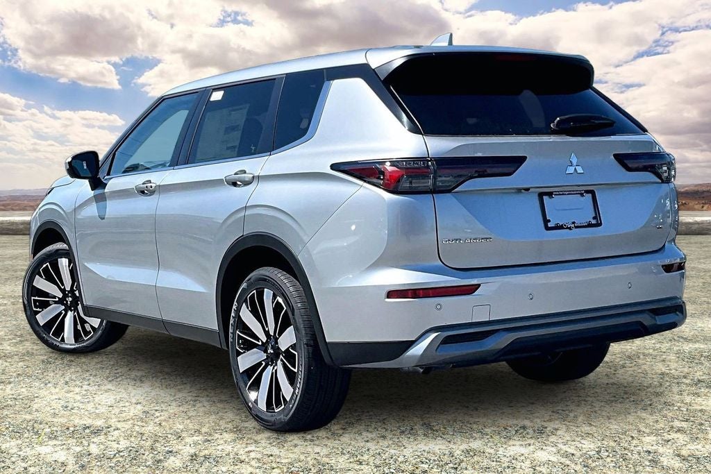2026 Mitsubishi Outlander SE