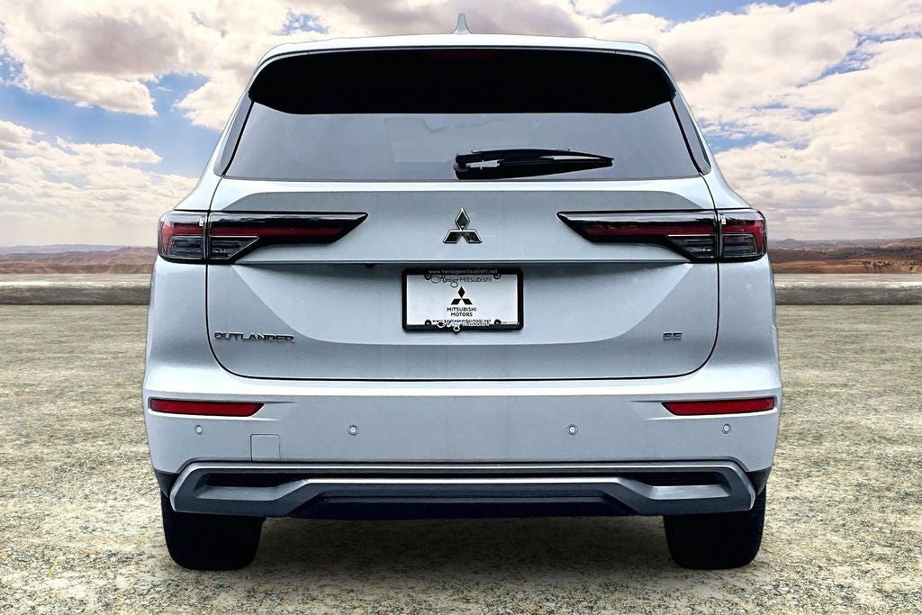 2026 Mitsubishi Outlander SE