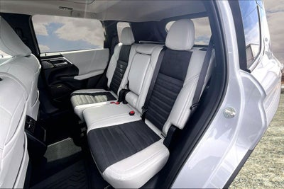 2026 Mitsubishi Outlander SE