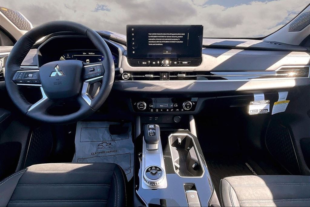 2026 Mitsubishi Outlander SE