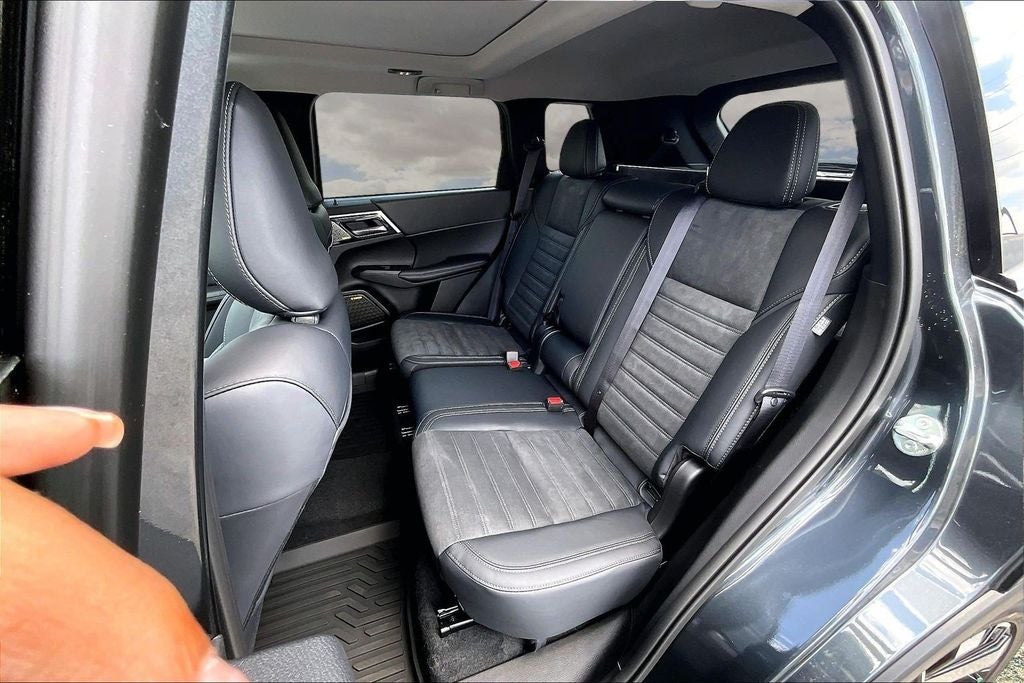 2026 Mitsubishi Outlander SE