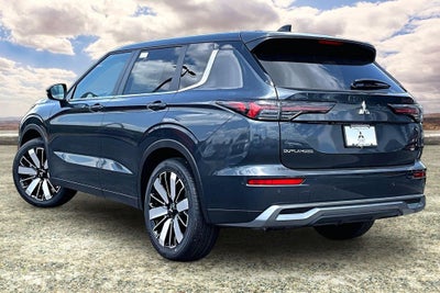 2026 Mitsubishi Outlander SE