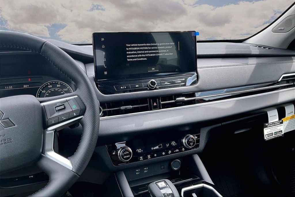 2026 Mitsubishi Outlander SE