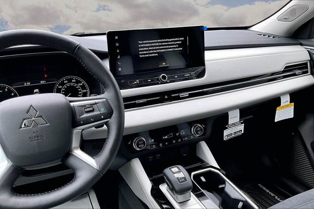 2026 Mitsubishi Outlander SE - Photo 7