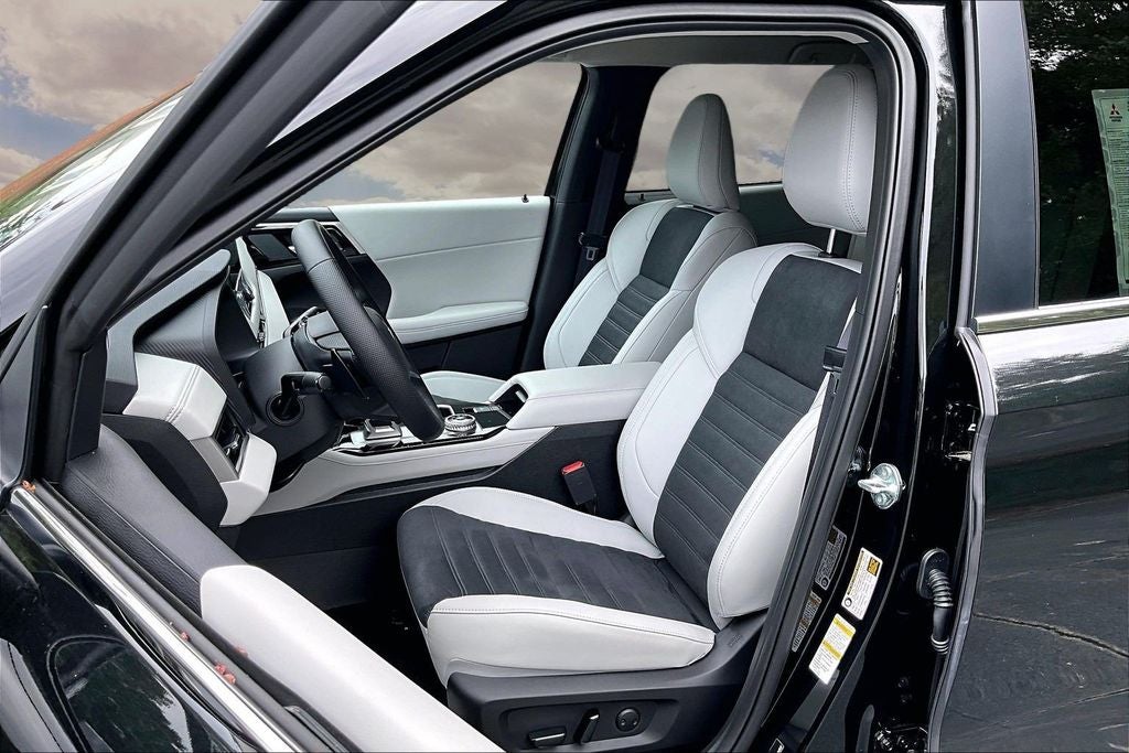 2026 Mitsubishi Outlander SE - Photo 9