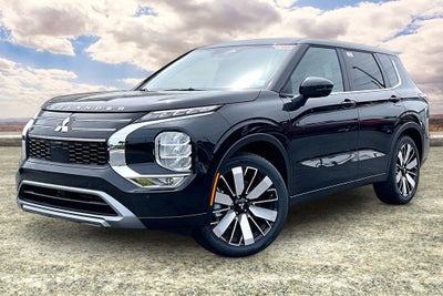 2026 Mitsubishi Outlander SE