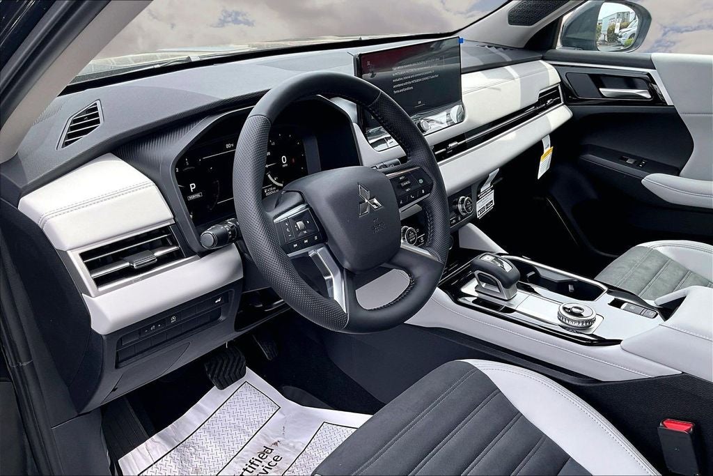 2026 Mitsubishi Outlander SE