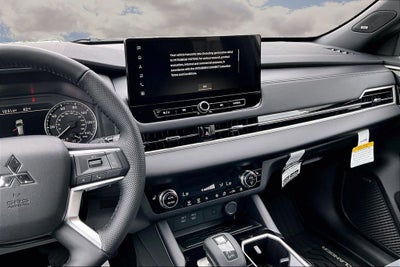 2026 Mitsubishi Outlander SE