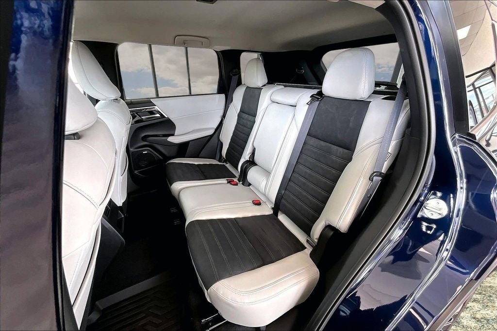 2026 Mitsubishi Outlander SE