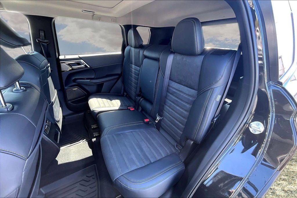 2026 Mitsubishi Outlander SE