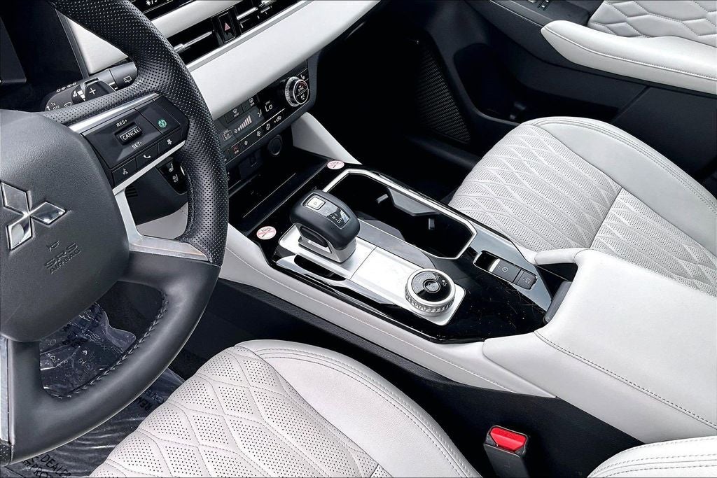 2025 Mitsubishi Outlander SEL