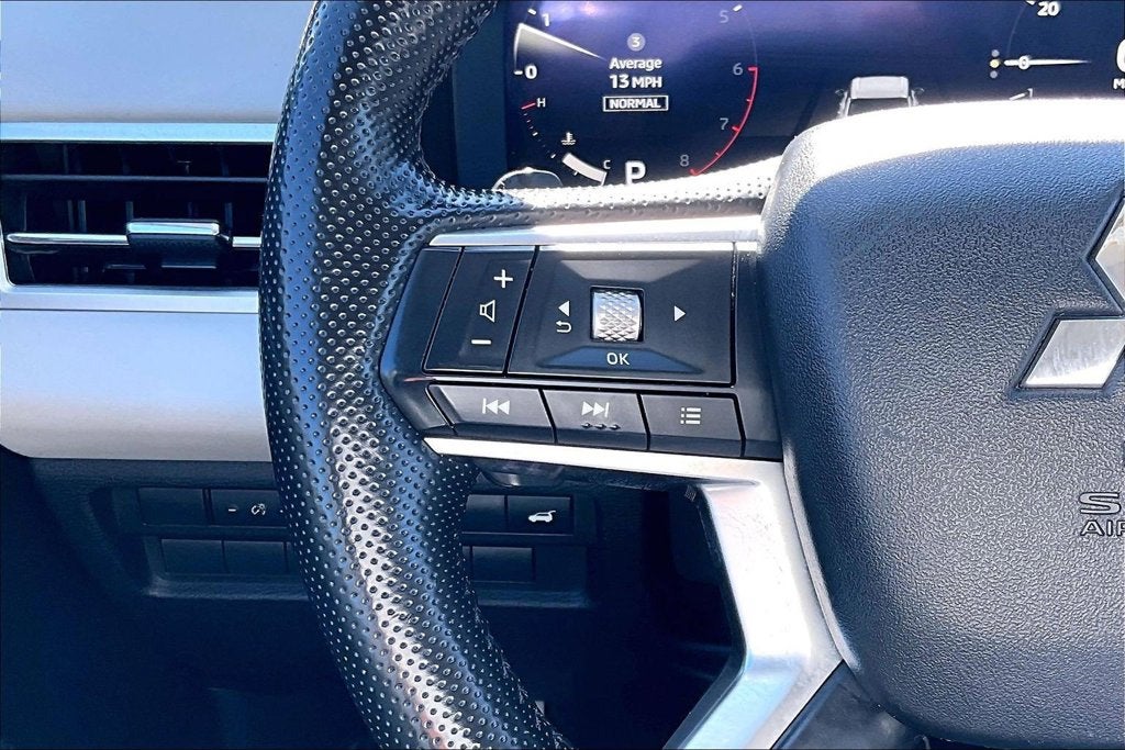 2025 Mitsubishi Outlander SEL