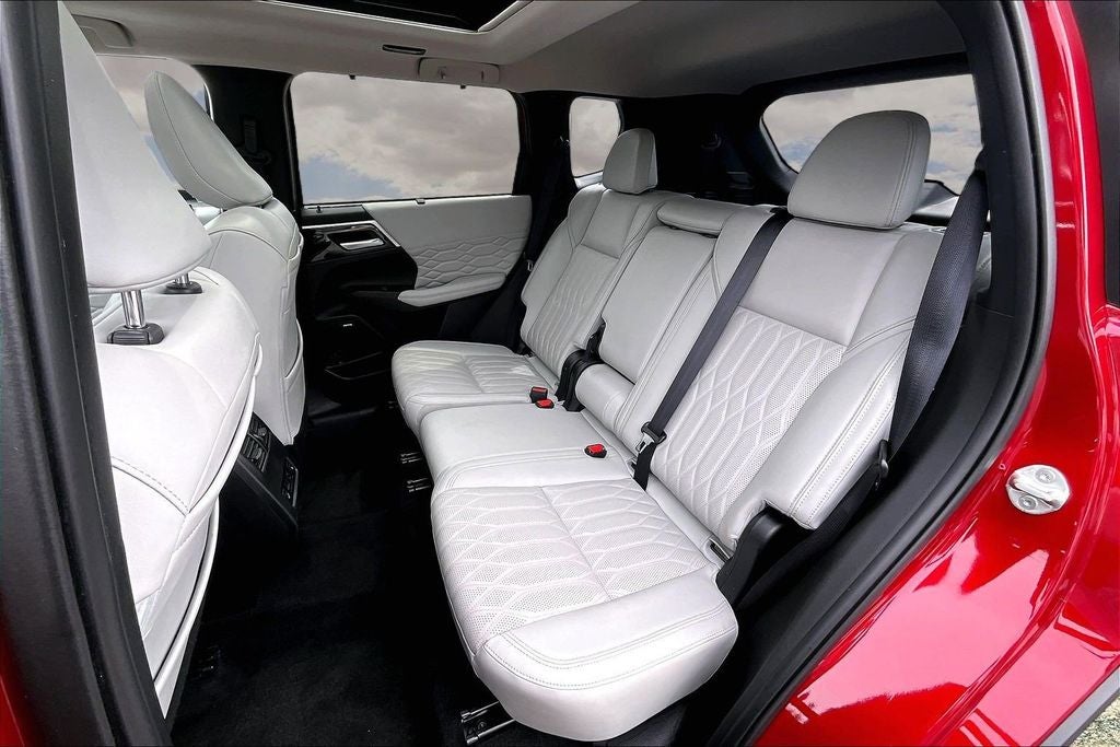 2025 Mitsubishi Outlander SEL