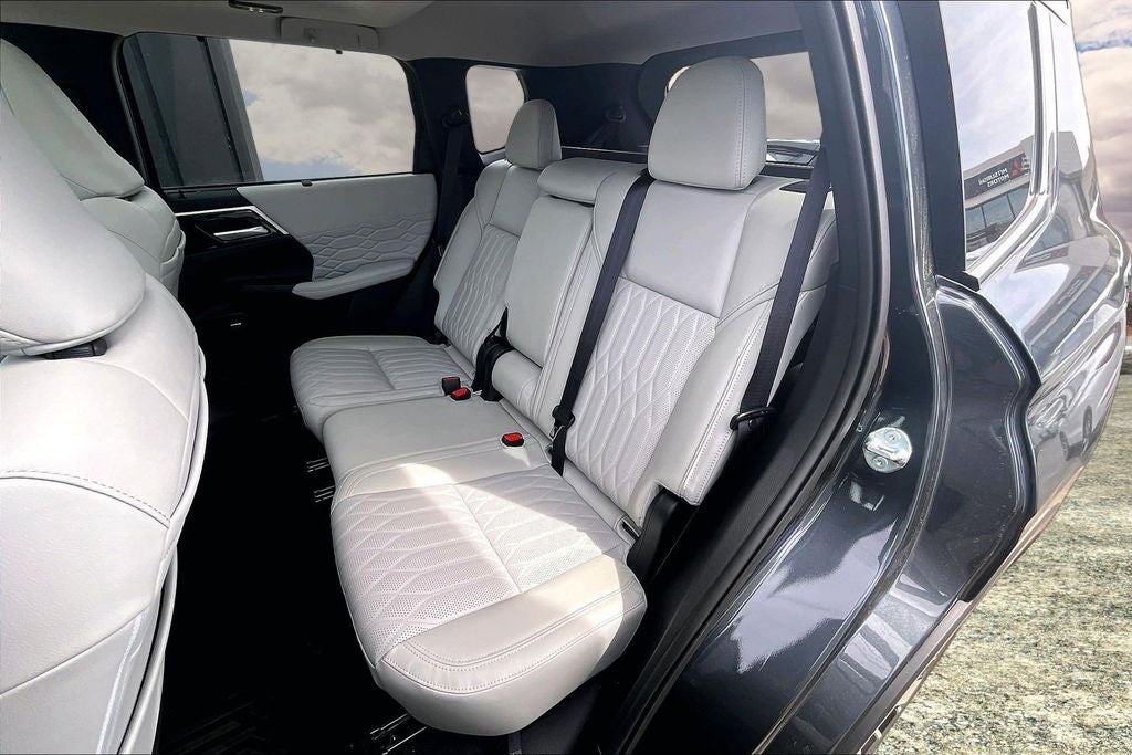 2026 Mitsubishi Outlander SEL