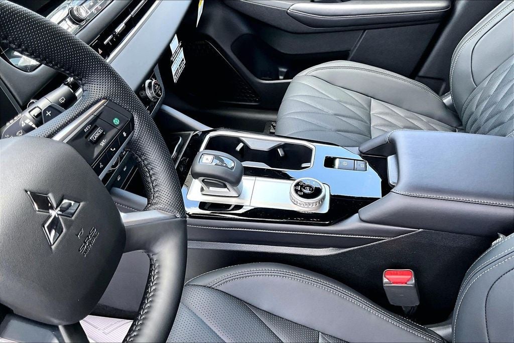 2026 Mitsubishi Outlander SEL