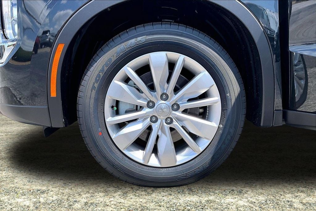 2026 Mitsubishi Outlander ES
