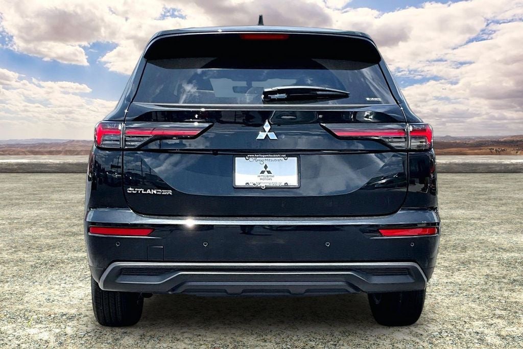 2026 Mitsubishi Outlander ES