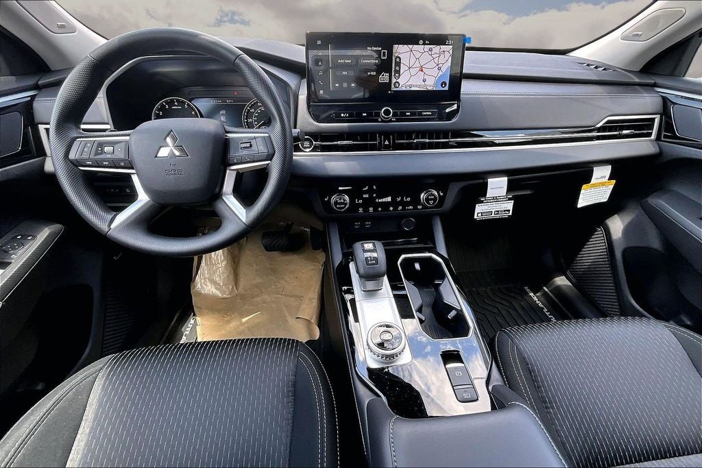 2026 Mitsubishi Outlander ES