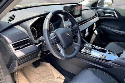 2026 Mitsubishi Outlander ES