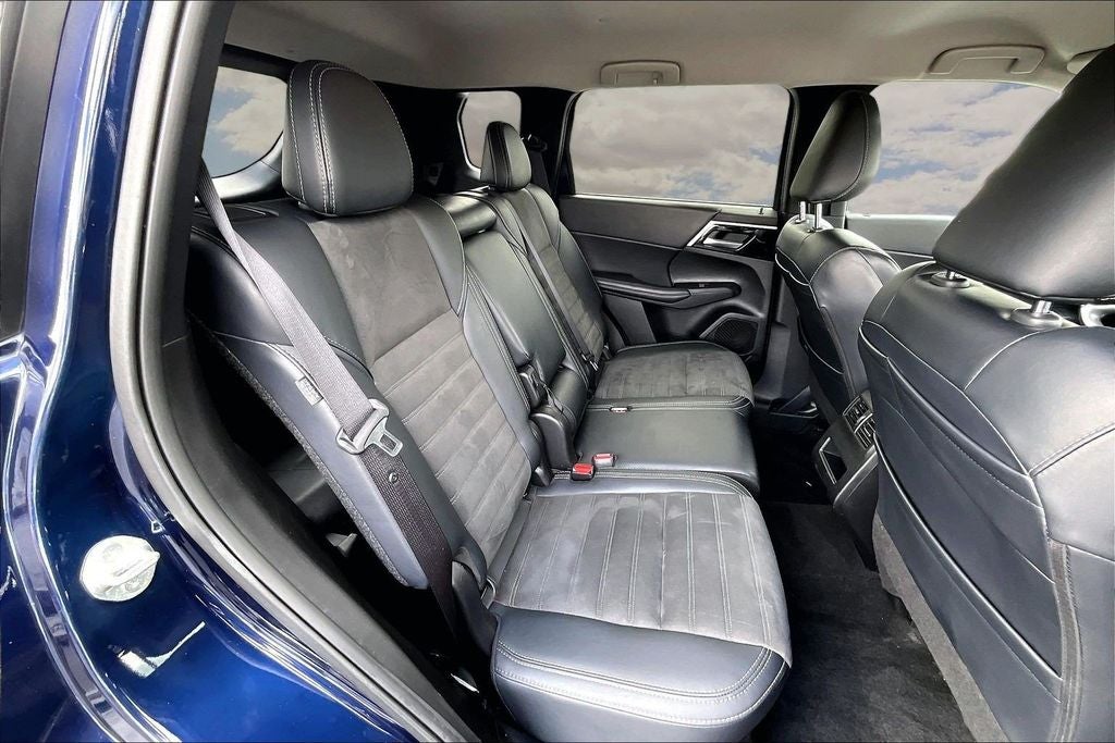 2024 Mitsubishi Outlander SE