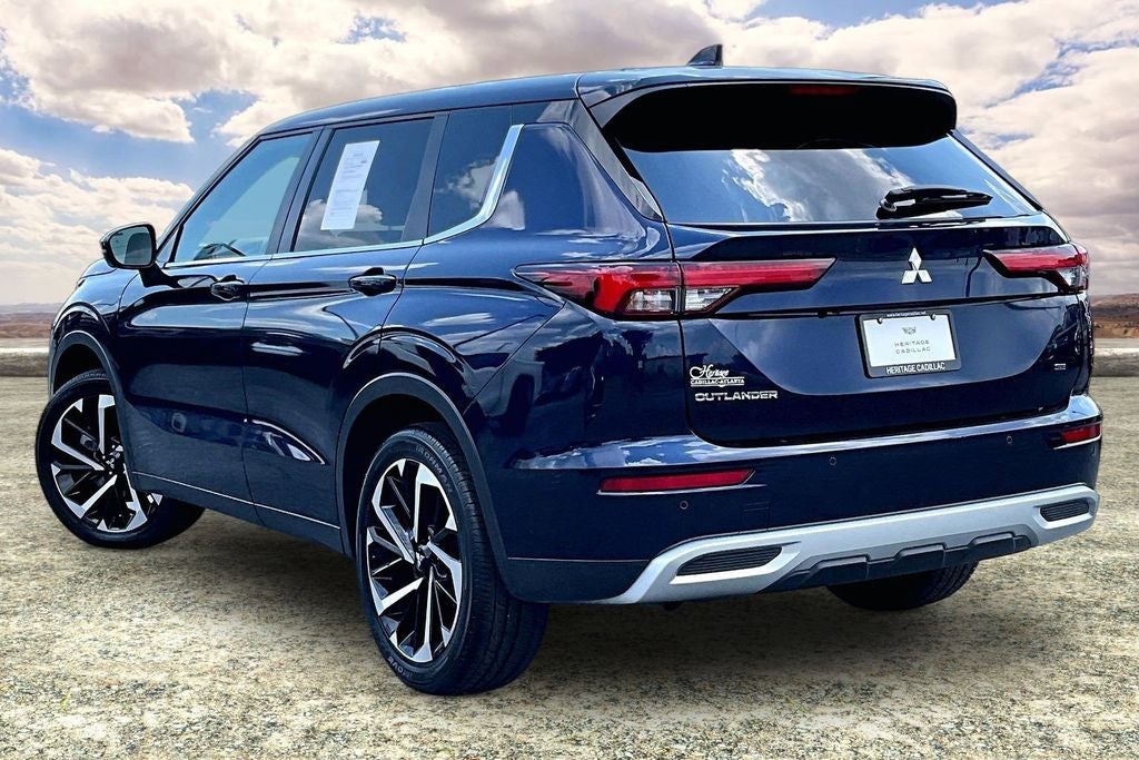 2024 Mitsubishi Outlander SE
