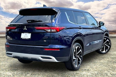2024 Mitsubishi Outlander SE