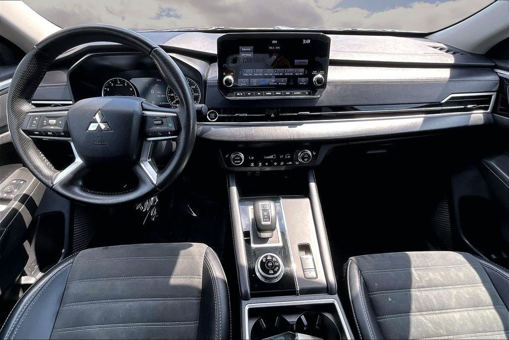 2024 Mitsubishi Outlander SE