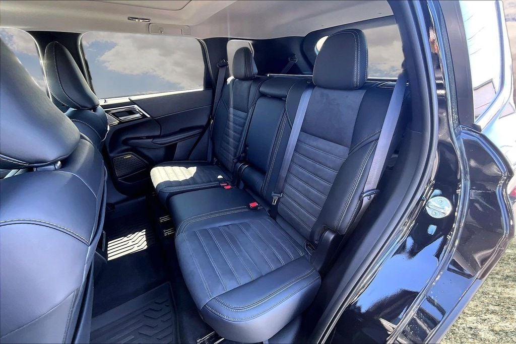 2026 Mitsubishi Outlander SE