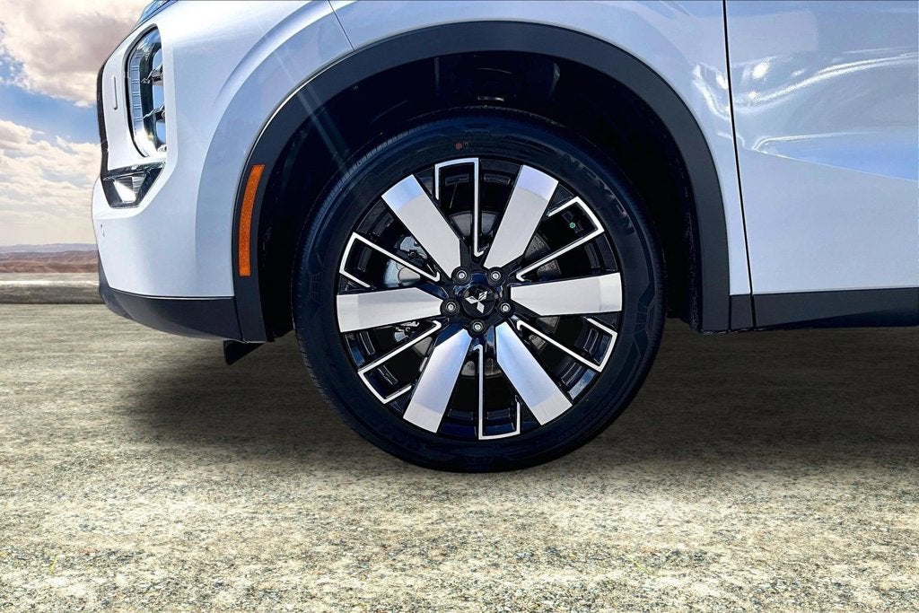 2026 Mitsubishi Outlander Base