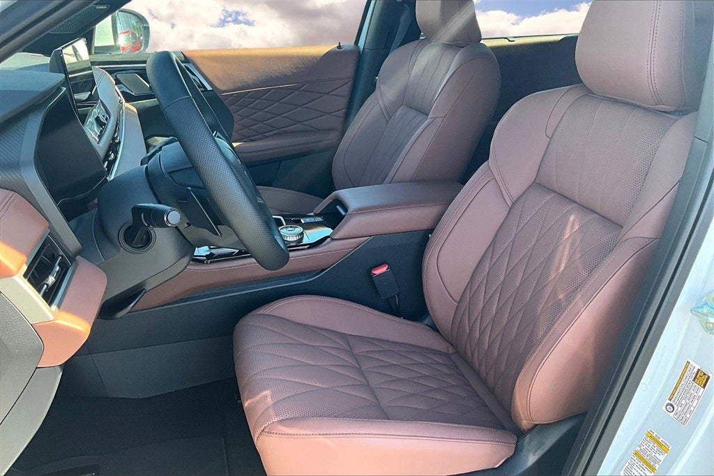 2025 Mitsubishi Outlander Base