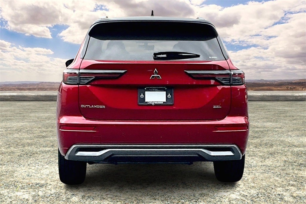2025 Mitsubishi Outlander Base