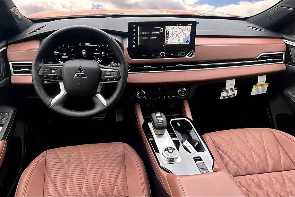 2025 Mitsubishi Outlander Base