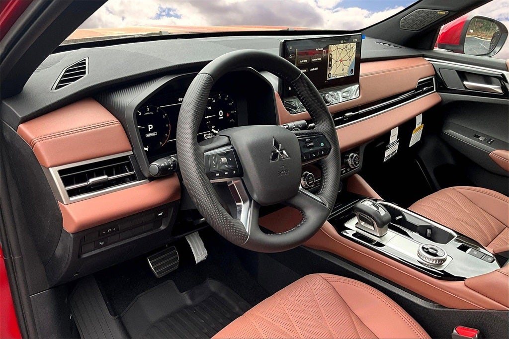 2025 Mitsubishi Outlander Base