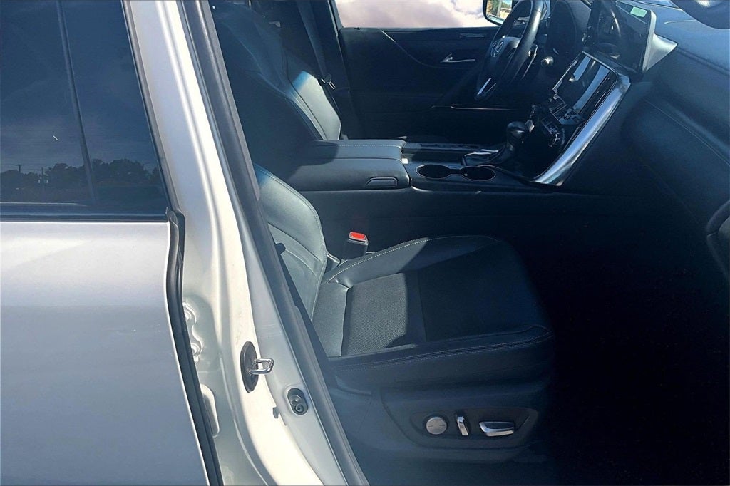 2023 Lexus LX 600 Premium