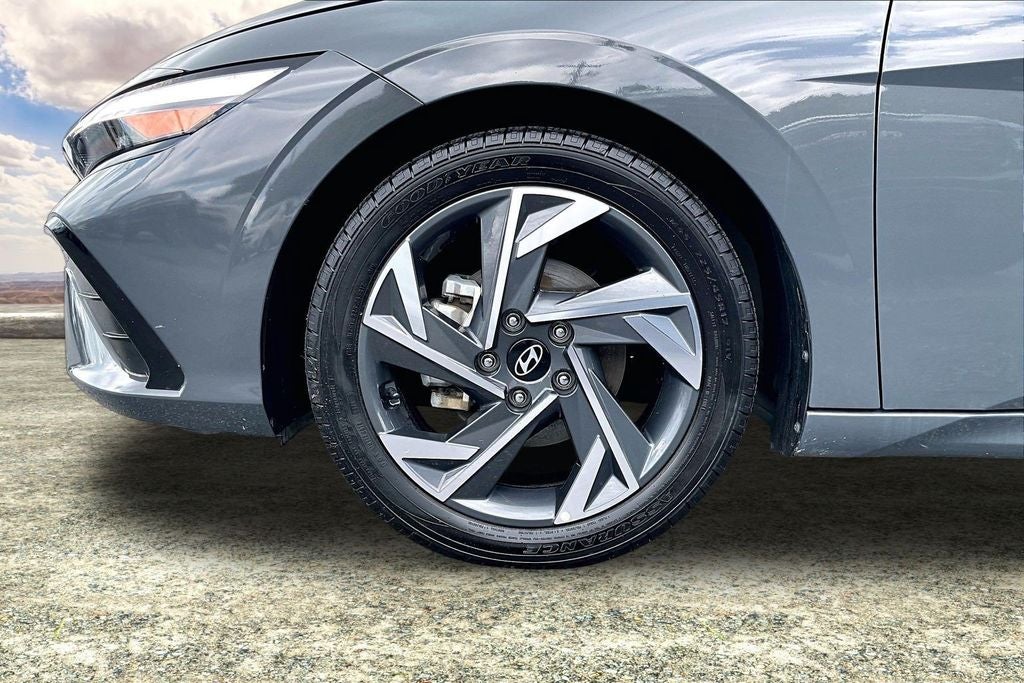 2024 Hyundai Elantra Limited