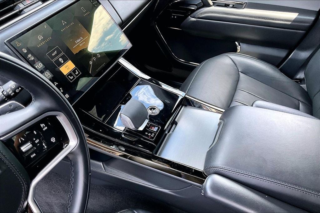 2025 Land Rover Range Rover Sport SE