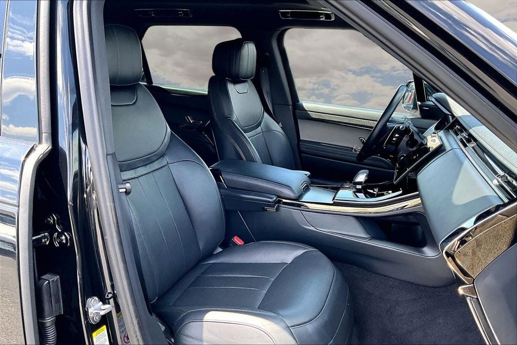 2025 Land Rover Range Rover Sport SE