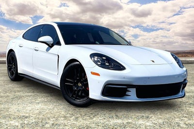 2018 Porsche Panamera 4