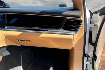 2018 Porsche Panamera 4