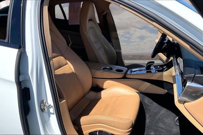 2018 Porsche Panamera 4