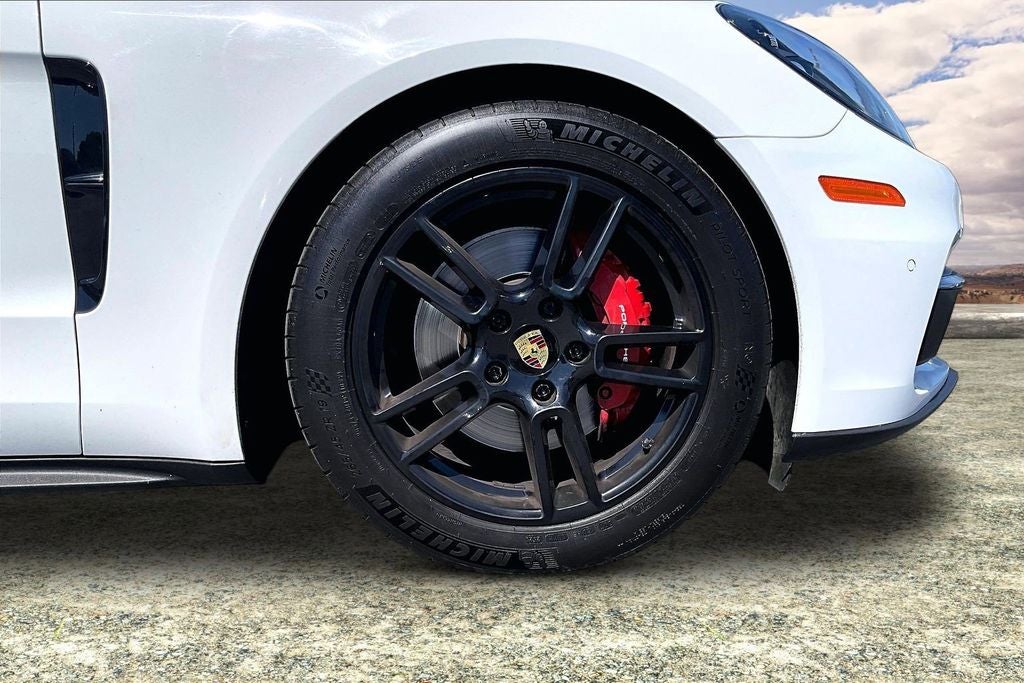 2018 Porsche Panamera 4