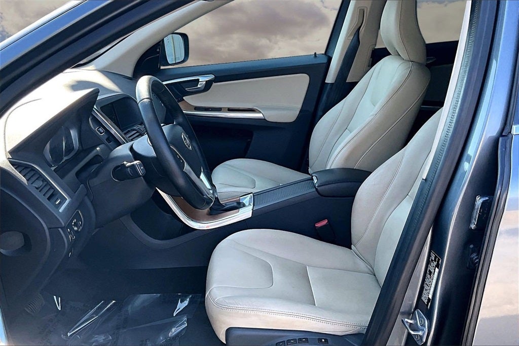 2017 Volvo XC60 T5 Inscription