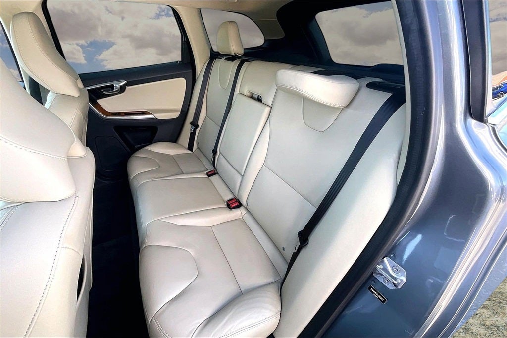 2017 Volvo XC60 T5 Inscription