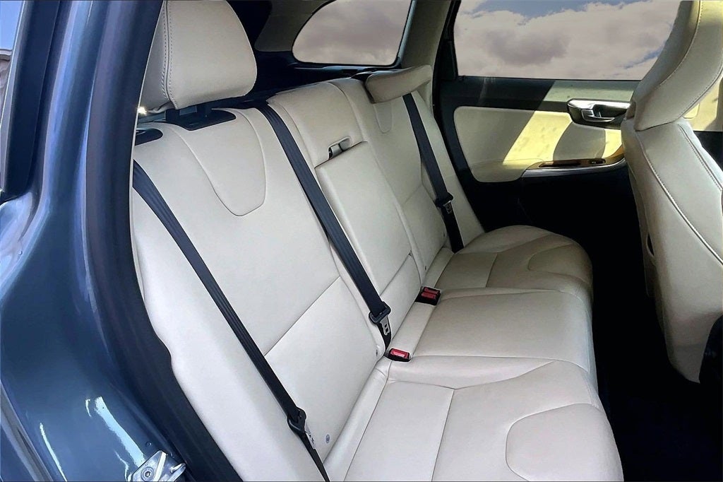 2017 Volvo XC60 T5 Inscription