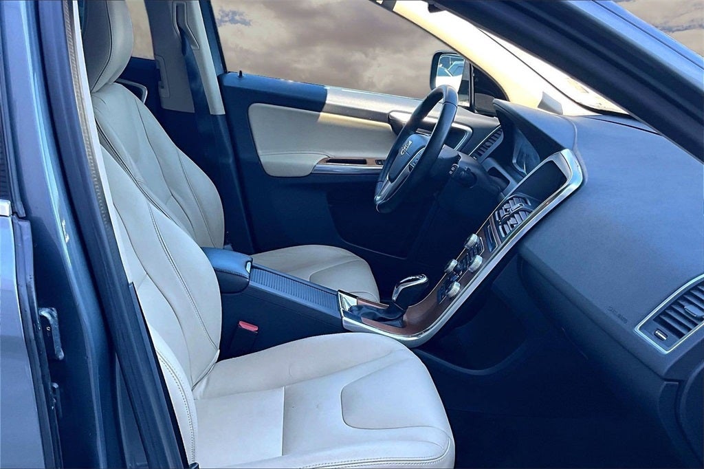 2017 Volvo XC60 T5 Inscription