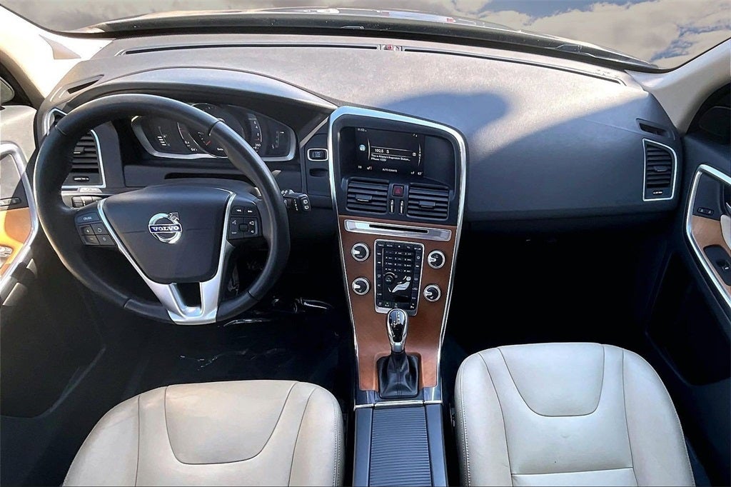 2017 Volvo XC60 T5 Inscription