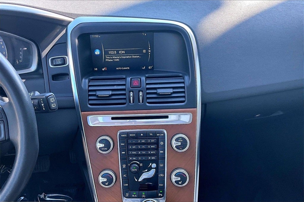 2017 Volvo XC60 T5 Inscription