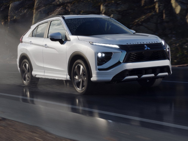 2026 Mitsubishi Eclipse Cross Rain-sensing wipers